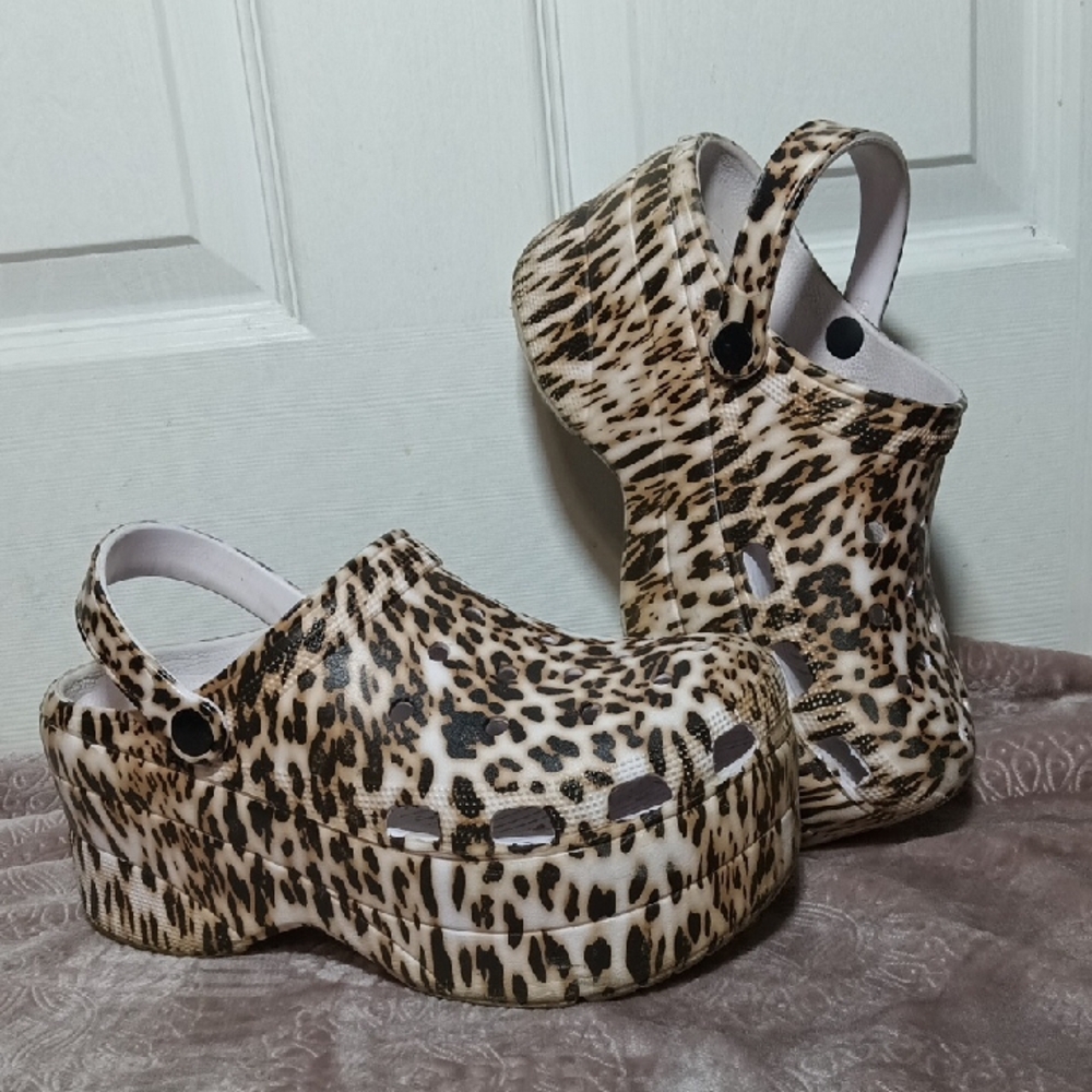 Leopard Print Platform Clogs